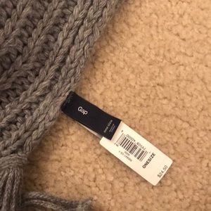 GAP Accessories - Gap Grey cable knit scarf NWT GAP Accessories - Gap Grey cable knit scarf NWT